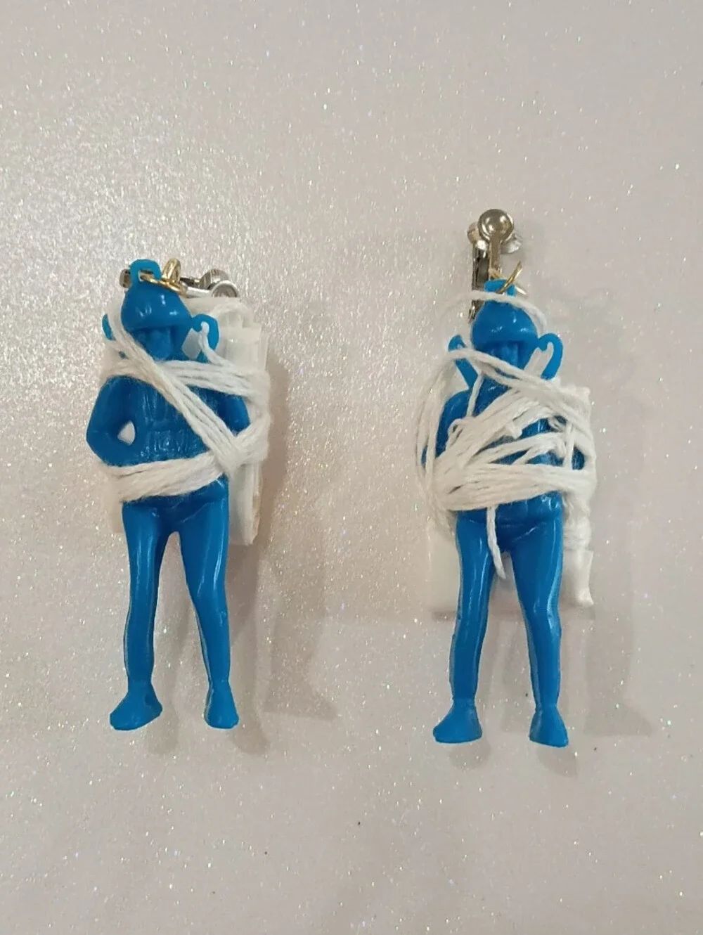 Ear-Box bright blue